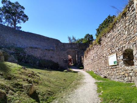 Helfenburk 15